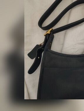 Vintage Coach Black Leather Shoulder Bag Gold Hardware 9997 Y2K Legacy Janice